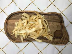 Кета (чипсы с перцем) вяленая 20 гр.: Кальмар полукольца