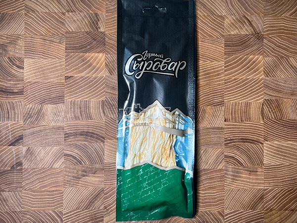 Сыр 60 гр ГОРНЫЙ СЫРОВАР (Паутинка копчёная) в Звенигороде