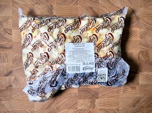 Сыр 1 кг ГОРНЫЙ СЫРОВАР (Паутинка со вкусом красной икры): Сыр ГОРНЫЙ СЫРОВАР (Бочонок с паприкой)