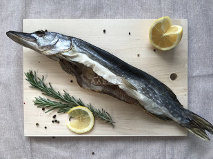 Сыр к пиву: Щука вяленая